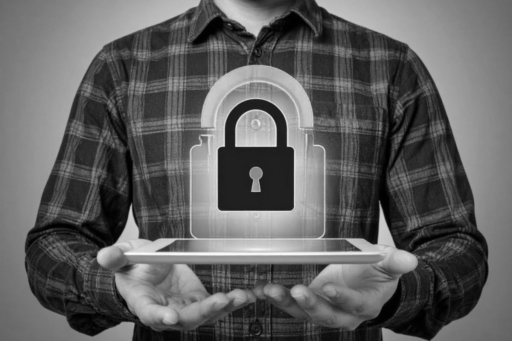 プロンプト作成では、機密情報や社外秘データを含めないセキュリティ面の配慮が重要である。曖昧で抽象的な表現は避け、明確で具体的な指示を与えることで、ChatGPTやGeminiといった生成AIから精度の高い回答を引き出せる。AIが生成したコンテンツは既存の著作物と酷似する可能性があるため、修正を加えて独自性を持たせる必要がある。命令や制約条件を明示し、適切な役割設定とコンテキストを提示することで、意図に沿ったアウトプットを得ることができる。業務での活用においては、社内規定に基づいた運用と理解が求められる