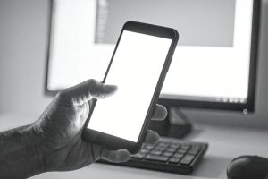 2025年のデジタルマーケティングにおいて、オウンドメディアへの集客と上位表示を狙うseo対策が不可欠である。検索エンジン最適化を通じて、ターゲットユーザーの検索意図に応える高品質な情報発信を継続することで、競合との差別化と成果の向上を実現する。リスティング広告に頼らず自然流入を獲得し、webマーケティングにおける費用対効果の高い施策として、認知拡大とコンバージョン獲得を目指す戦略が求められる