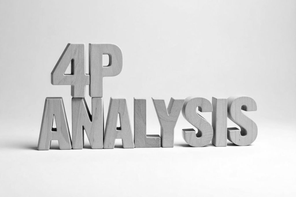 マッカーシーが提唱した4pは、企業が市場で勝つための基本要素である。市場を細分し、サービスマーケティングの観点から流通チャネルを最適に立案する。この位置づけは、btobビジネスにおいてもcompetitorに対する優位性を保ち、競争力を高めるために有効である。特定のセグメントに対し、品質や機能などのevidenceを提示し、双方向のやり取りを通じて価値を伝える。swot分析で現状を明確化したうえで、製品戦略を練る。機能だけでなく顧客の情緒に訴える整合性を重視し、具体的な施策へ落とし込むことが求められる