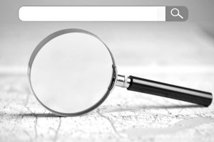 seoとmeoは集客戦略の最適化手法であり、対象と目的が根本的に異なる。seoはwebサイトの検索エンジン上位表示で広範囲なユーザー層にアプローチし、meoはgoogleマップでの露出を高め、来店意欲の高い顧客を実店舗に導く。効果的なデジタルマーケティングには両者の理解と活用が不可欠である