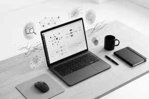 ノートパソコンの画面からAIやデータ分析の概念図が浮かび上がる様子。自然言語やあいまいな表現の意図を理解し、セマンティックな意味の一致を考慮するアルゴリズムを可視化している。ベクトル検索やRAG技術を組み込むハイブリッドな検索エンジンが、大規模な社内ナレッジを学習・処理し精度を向上させる。既存のIT環境にエージェントを搭載し、従業員へスケーラブルなソリューションを簡単にもたらす仕組みを表現している