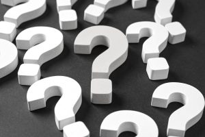 PAAとはPeople Also Askの略称で、Google検索結果の上部に表示される「他の人はこちらも質問」という機能である。ユーザーの疑問に対する回答を抜粋し、関連性の高いクエリを生成する検索エンジンの仕組みとして、2024年から2025年にかけてSEO施策において重要性が高まっている。端的な回答をアコーディオン形式で提供し、Webサイトへのトラフィック増加や上位表示の機会を創出する。AlsoAskedなどのツールを活用した分析により、ユーザーの潜在的なニーズを把握し、コンテンツ制作に活かすことが可能である