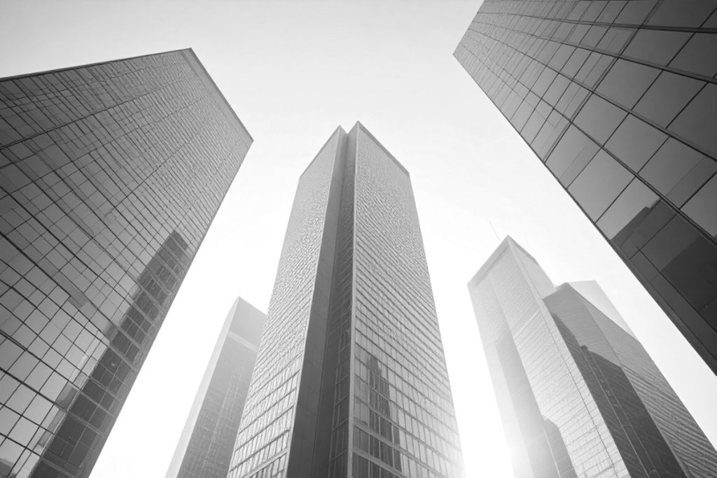 necやnttグループの取り組み、製造業における画像解析AIによる異常検知や予知保全、小売業での顧客データ分析と需要予測など、具体的なdx推進事例を紹介。これらの成功事例から、体系的な学習、実践機会の提供、経営層のコミットメントが共通の鍵であることが示される。リスキリングやdeep learningの習得が競争力強化に貢献している